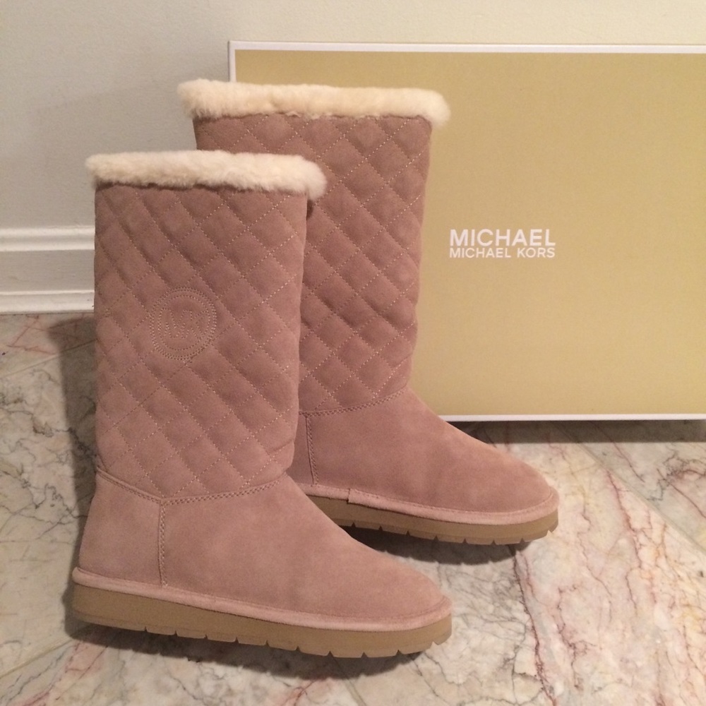 Sandy Quilted Suede Fur Cold Weather Boots - Picture 15 of 16